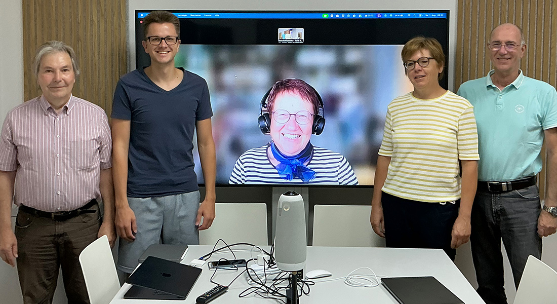 Der Vorstand von Tafel Bayern e.V. traf sich in der Geschäftsstelle zur Klausurtagung. V.l.n.r.: Manfred Kästle, Alex Brunner, Charlotte Michel, Elke Bollmann, Peter Zilles. Nicht im Bild, aber auf der anderen Seite der Kamera: Gerd Kermer